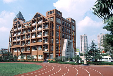 校園微型空氣站：關(guān)注校園環(huán)境質(zhì)量，呵護(hù)學(xué)生健康